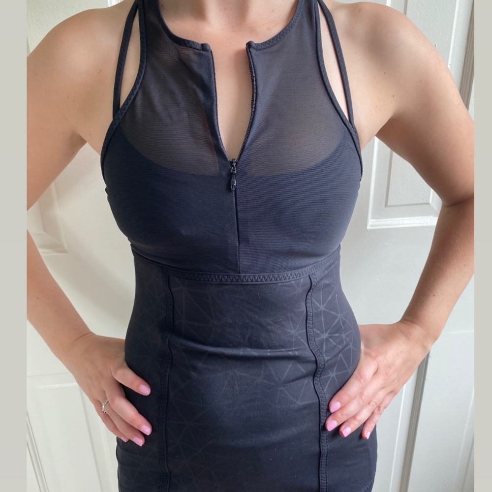 Lululemon black mesh zip-up tank